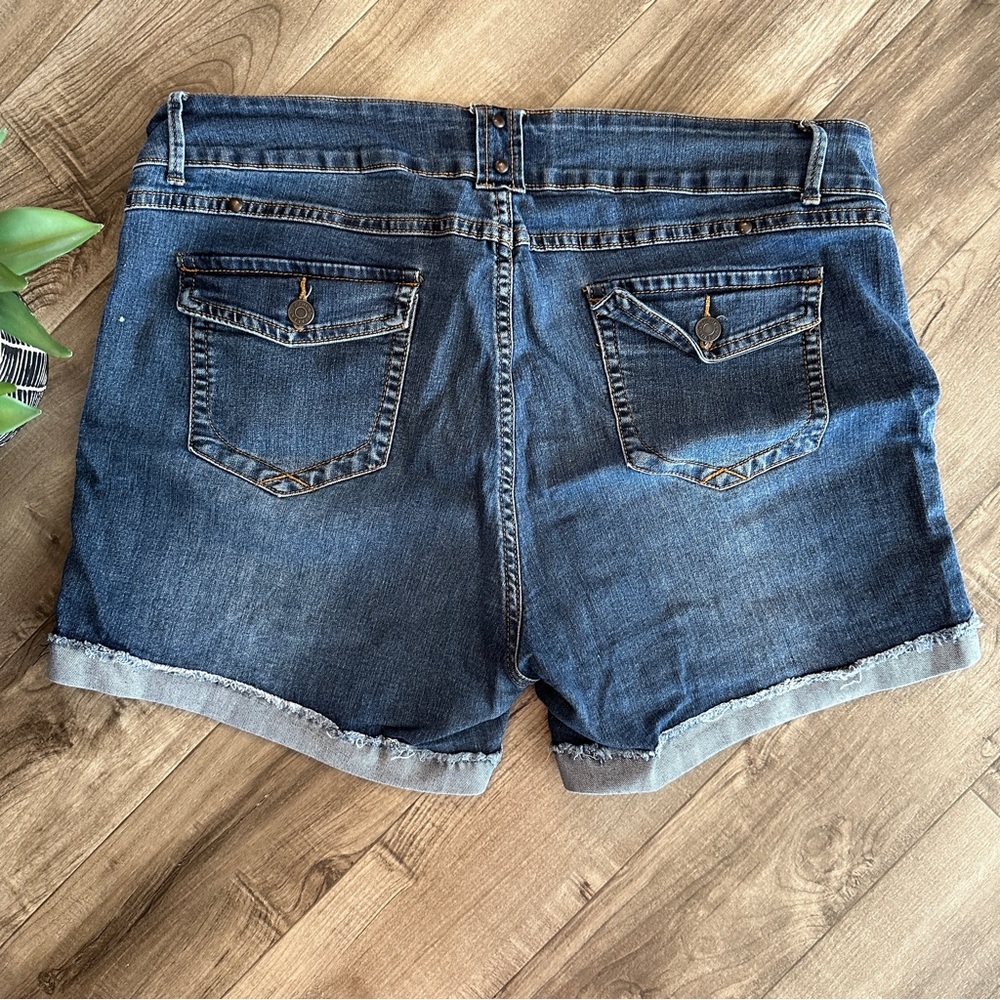 Karen T frayed cuffed denim shorts size 22 - Picture 6 of 9